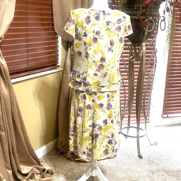 Flower Dress. - Picture 2 of 4